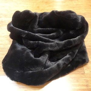 SALE! NEW Black faux Fur Neck warmer Infiniti scarf for kids, juniors or small